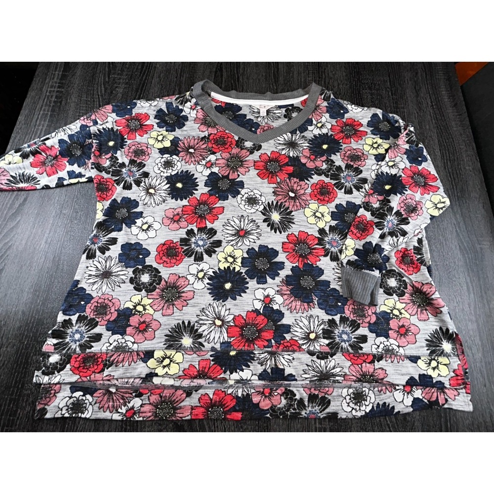 Sweet Nothings Plus Size Floral V-Neck‎ Top 3X Gray Boho Cottagecore